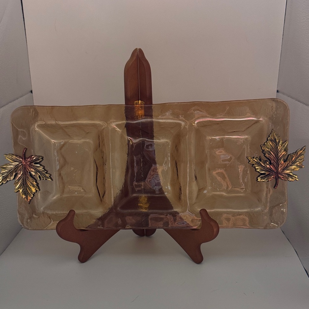 Elegant Amber 3 Slot Glass Serving Tray with Leaf Accents